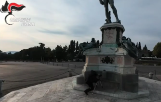 L'intervento degli artificieri dei carabinieri