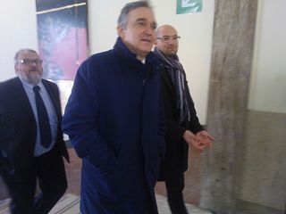 Enrico Rossi durante l'ultima visita al Comune di Pontedera