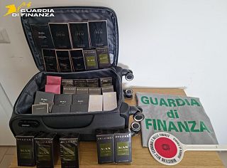 I profumi rubati rinvenuti dalla Finanza
