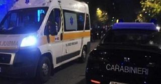 Un'ambulanza e un'auto dei Carabinieri