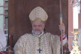 Il vescovo di Massa Carrara e Pontremoli Mario Vaccari