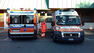 In foto ambulanze in assetto anti Covid-19