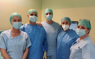 I medici del reparto di chirurgia oculistica (foto ufficio stampa Ausl)