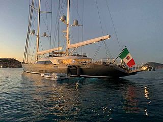 Seven super yacht di Ennio Doris a Portoferraio