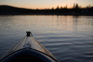 canoa sul lago