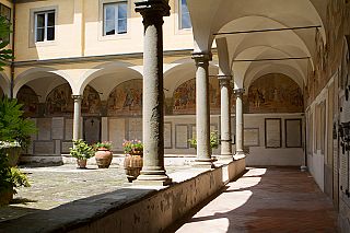 Il chiostro maggiore del convento di Giaccherino