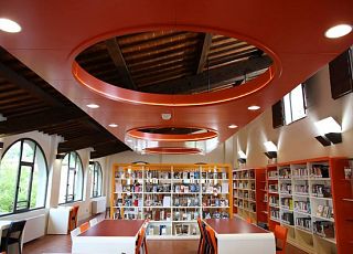La biblioteca comunale della GInestra