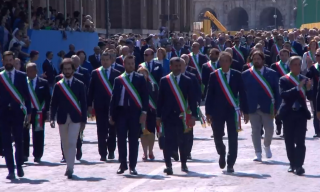 I sindaci hanno aperto a Roma la parata per la Festa della Repubblica