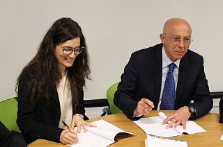 Francesca Brogi con il sindaco di Peccioli, Renzo Macelloni