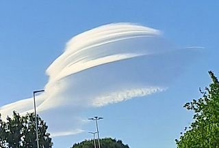 L'altocumulo lenticolare visto da Firenze (Foto: Consorzio Lamma)