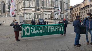La protesta davanti a Palazzo Strozzi Sacrati