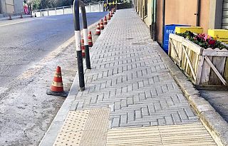 Un tratto del marciapiede di via Piave appena completato