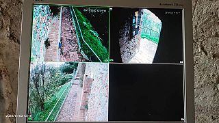 Fotogrammi delle immagini delle telecamere di sorveglianza