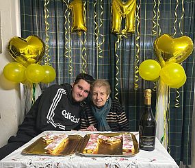 Nonna Natalina e il nipote Luca festeggiano il milione di followers