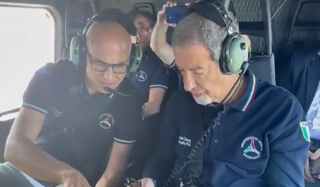 Il ministro in sorvolo in elicottero sui luoghi dell'incendio all'Elba