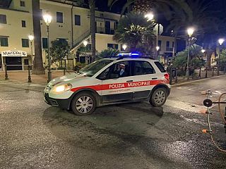 Auto della Polizia municipale a Porto Azzurro