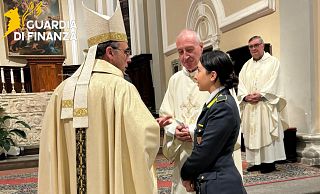 La consegna della somma devoluta alla Caritas