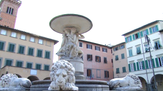 La fontana in piazza Farinata degli Uberti a Empoli