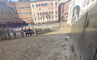 Piazza del Campo coperta di fango
