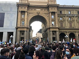 La manifestazione in piazza della Repubblica a Firenze