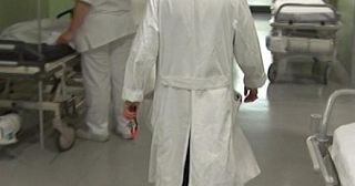 medici e infermieri in ospedale