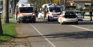 ambulanze e auto municipale