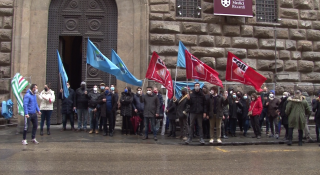 Il presidio di protesta in via Cavour a Firenze