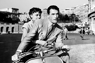 Gregory Peck e Audrey Hepburn in una scena del film del 1953