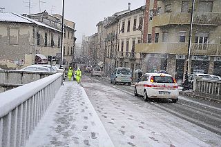 Una nevicata di qualche tempo fa a Pontedera (foto di Piero Frassi)