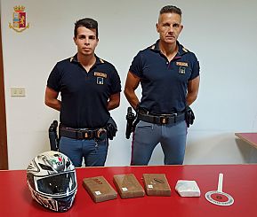 La droga sequestrata dalla Polizia Stradale di Arezzo