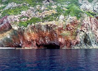 Grotta del cavallo isola di Capraia