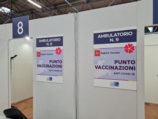 L'hub vaccinale a CarraraFiere