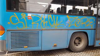 Uno dei bus vandalizzati