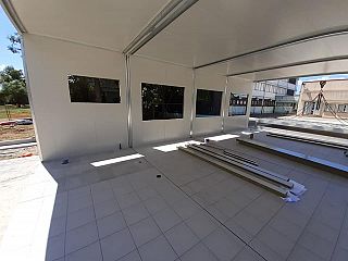 Esempi di moduli prefabbricati: sono quelli all'Itis Marconi di Pontedera, installati l'anno scorso per ospitare nuove aule 