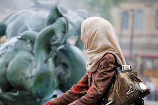 donna islamica con velo hijab