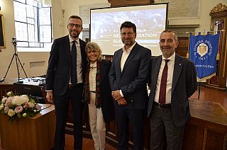 Da sinistra: Il presidente del Consiglio Regionale Antonio Mazzeo, la professoressa Franca Melfi, il Ceo di Intuitive Gary Guthart e il rettore Paolo Mancarella.
