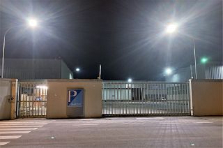 Un'entrata nello stabilimento Piaggio di Pontedera