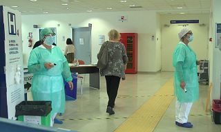 infermiere in tenuta anti Covid in ospedale