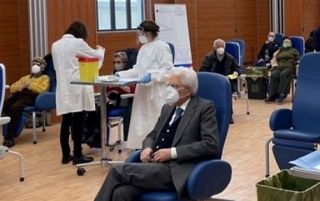 Il presidente Mattarella in attesa di vaccinarsi contro il Covid