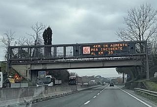 pannello luminoso fipili segnala incidente