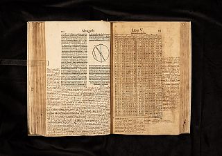 Il volume con le annotazioni attribuite a Galileo Galilei