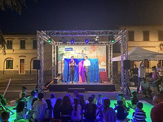 Un momento della festa per la Bcc in piazza Albizi a Le Sieci