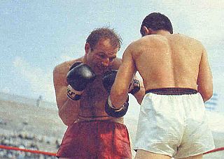 Sandro Mazzinghi contro Ki Soo Kim nel 1968 a San Siro