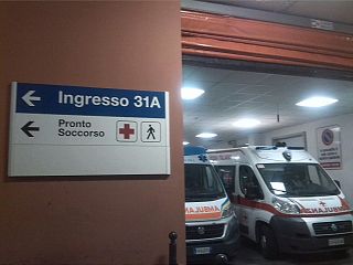 ambulanza al pronto soccorso