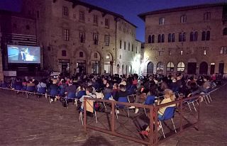 Il cinema sotto le stelle a Volterra nell'estate 2020