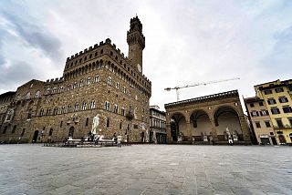 In foto il centro di Firenze deserto