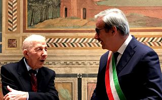 Gino Daini col sindaco Vittorio Gabbanini