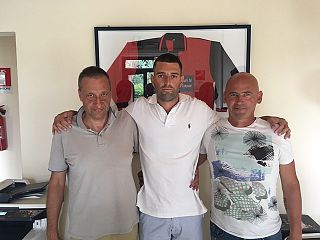 Giacomo Vanni insieme al presidente Massimo Donati e al direttore sportivo Andrea Luperini