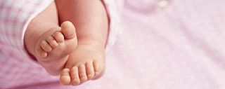 piedini di neonata