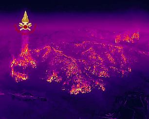 L'immagine termica dell'incendio di Massarosa scattata col drone